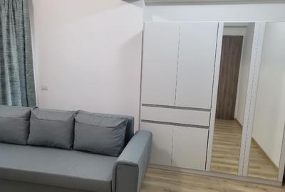 Apartament cu 2 camere decomandat, mobilat în Tractorul