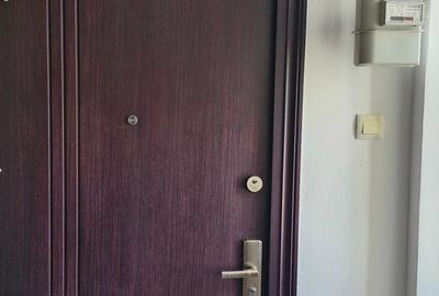 Apartament cu 2 camere semidecomandat în Berceni