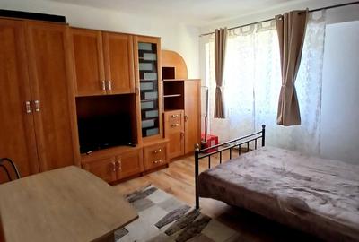 Garsonieră decomandată în Central - 1