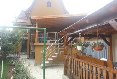 Casă cu 4 camere în Central