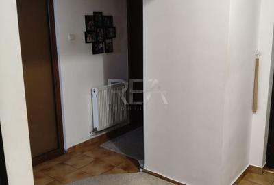 Apartament cu 4 camere decomandat în Central