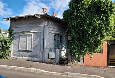 Casă individuală cu 3 camere cu Canalizare în Central - 8