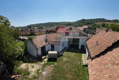Casă cu 2 camere cu Teren 1169 Mp în Țapu