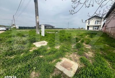 Teren de 750 mp, în Ișalnița