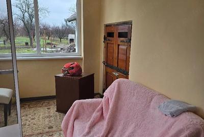 Casă cu 2 camere cu Teren 3040 Mp în Central - 2