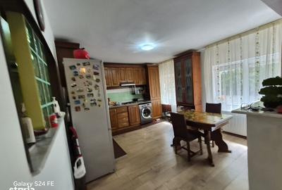 Apartament cu 4 camere decomandat în Calea Romanului