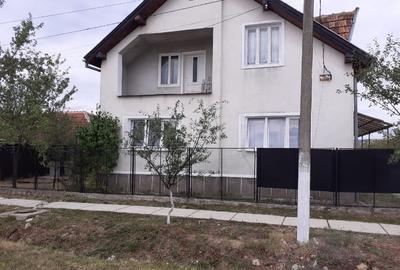 Casă individuală cu 5 camere cu Teren 1800 Mp în Buteni - 2