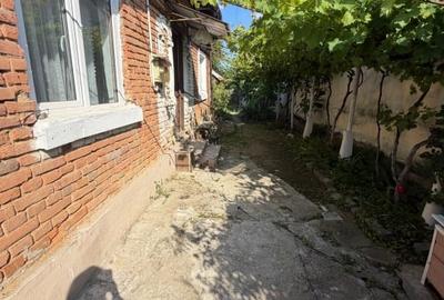 Casă individuală cu 2 camere cu Canalizare în Filiași