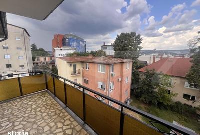 Apartament cu 4 camere în Central - 1