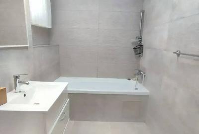 Casă cu 5 camere cu Teren 330 Mp în Central