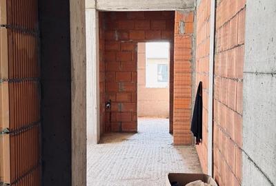 Apartament cu 53 camere în Giroc