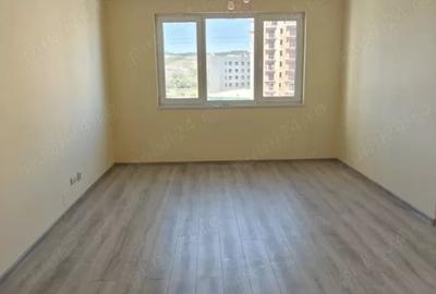 Apartament cu 3 camere semidecomandat, mobilat în Florești - 4