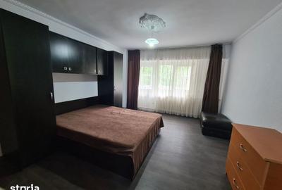 Garsonieră decomandată, mobilată în Titan