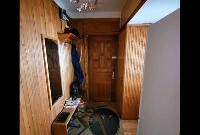Apartament cu 3 camere semidecomandat în Letea