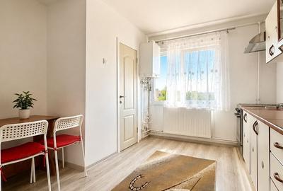 Apartament cu 2 camere decomandat în Tractorul - 2