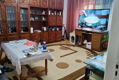 Apartament cu 3 camere decomandat în Nerva Traian