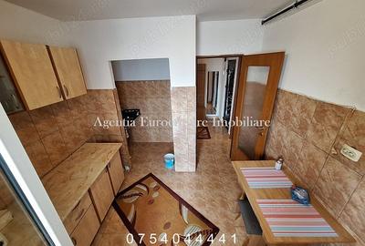 Apartament cu 2 camere decomandat în Capitol