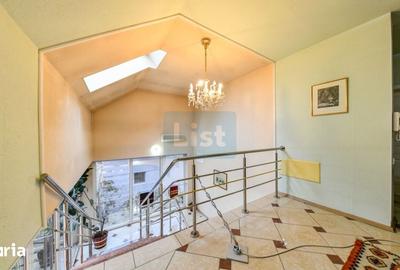 Casă cu 6 camere cu Teren 400 Mp în Gheorgheni