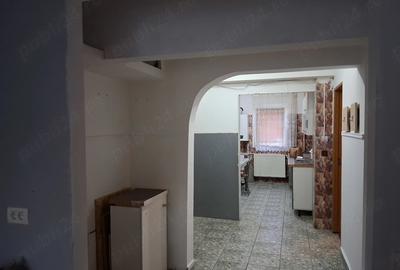 Apartament cu 3 camere decomandat în Lipovei - 2
