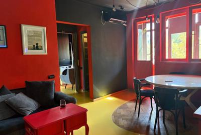 Apartament cu 2 camere semidecomandat, mobilat în 1 Mai