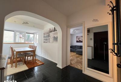 Apartament cu 3 camere, mobilat în Central