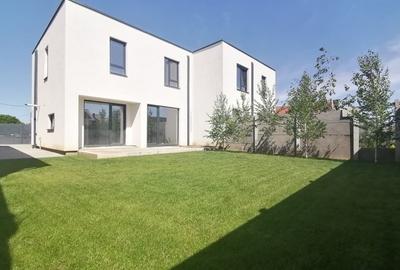 Duplex cu 4 camere cu Canalizare în Moșnița Nouă - 1