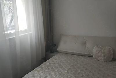 Apartament cu 3 camere decomandat în Progresul - 5