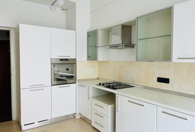 Apartament cu 5 camere decomandat în Primăverii