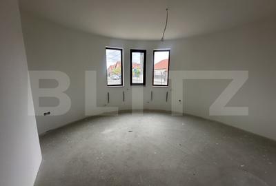 Apartament cu 3 camere semidecomandat în Aurel Vlaicu