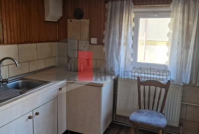 Casă cu 3 camere în Central