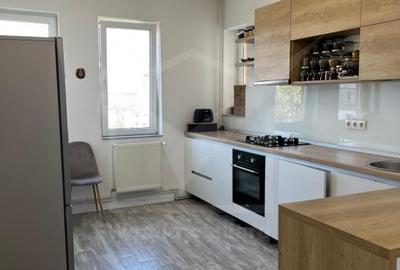 Apartament cu 3 camere semidecomandat, mobilat în Zorilor - 4
