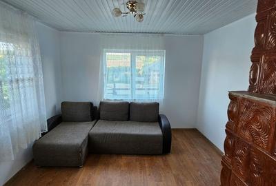 Casă cu 4 camere cu Teren 2600 Mp în Udești - 1