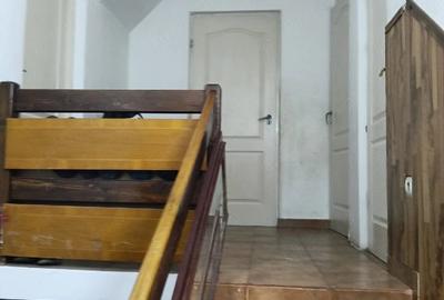 Casă cu 8 camere cu Teren 420 Mp în Central