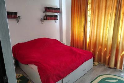 Apartament cu 3 camere semidecomandat în Micro 3 - 8