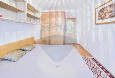 Apartament cu 2 camere semidecomandat, mobilat în P-ța Romană