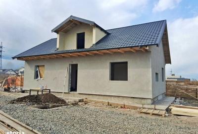 Casă cu 3 camere cu Teren 273 Mp în Central