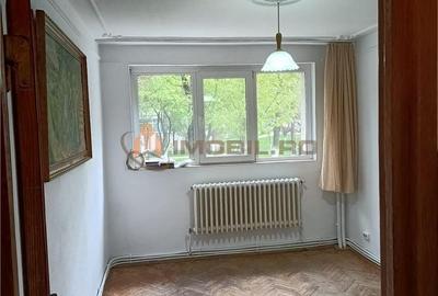 Apartament cu 2 camere decomandat în Alexandru cel Bun - 16