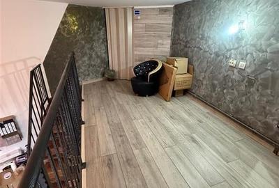 Spațiu comercial, de 35 mp, în Central - 8