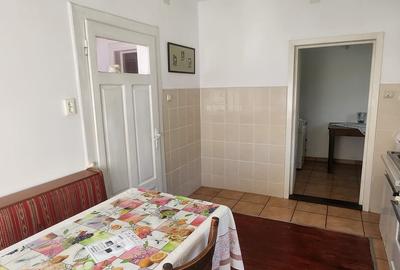 Casă individuală cu 4 camere cu Canalizare în Florilor - 16