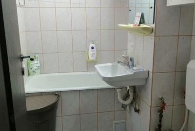 Apartament cu 3 camere decomandat în Valea Azugii - 2