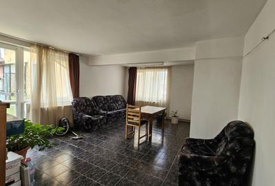 Spațiu comercial, de 150 mp, în Nord - 12