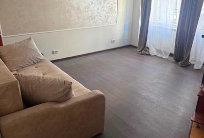 Apartament cu 3 camere decomandat în Central - 1