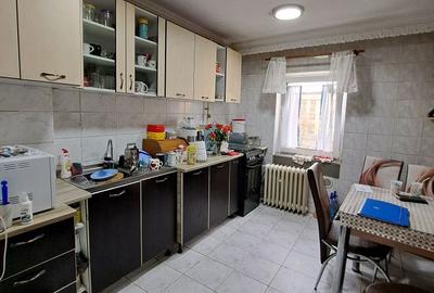 Apartament cu 3 camere decomandat în Central - 2