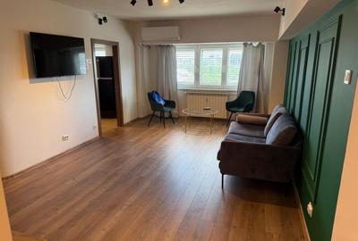 Apartament cu 4 camere semidecomandat în Unirii