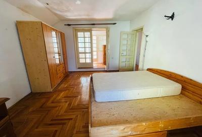Casă cu 3 camere cu Canalizare în Centrul Istoric - 4