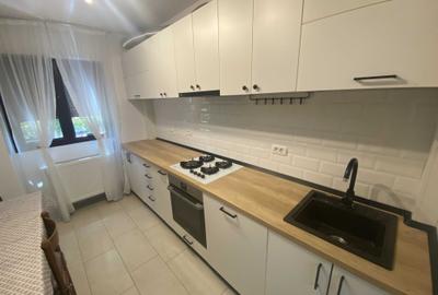 Apartament cu 4 camere decomandat în UTA