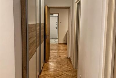 Apartament cu 4 camere în Drumul Taberei