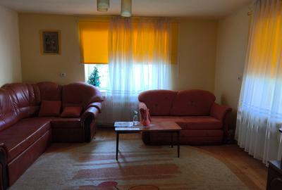 Casă cu 3 camere în Pianu