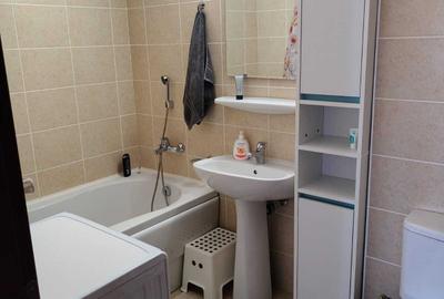 Apartament cu 3 camere decomandat în Colentina