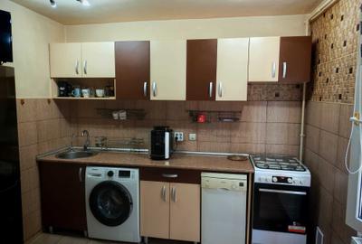 Apartament cu 2 camere decomandat în Tudor